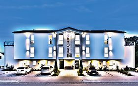 Hotel Das Quartier  3*